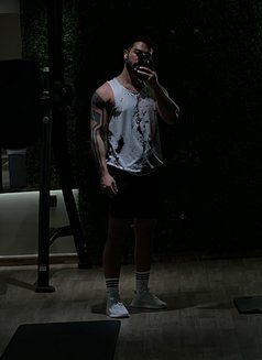 Adriano - Acompañantes masculino in Dubai Photo 4 of 7
