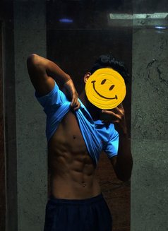 Advait33 - Acompañantes masculino in New Delhi Photo 2 of 3