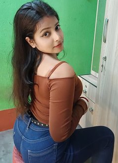 Aelina escort indoresafe genuine service - puta in Indore Photo 1 of 1