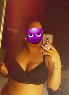 Aeni - escort in Al Ain Photo 1 of 2