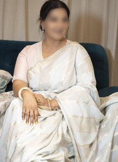 Aerocity - escort in New Delhi Photo 3 of 6