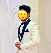 Aesthetic Muscular Daddy—Tall & Tempting - Male escort in Bangalore