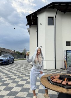 Afa Real - puta in Tbilisi Photo 3 of 9