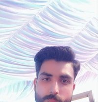 Afaq - Acompañantes masculino in Lahore