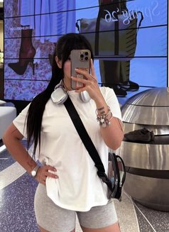 Afra - escort agency in Muscat Photo 3 of 7