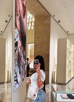 Afra - escort agency in Muscat Photo 4 of 7