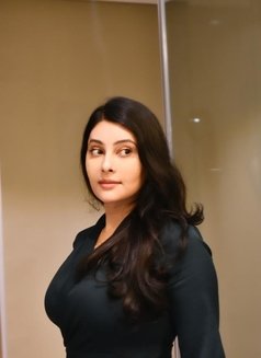 Anu Sri - puta in Hyderabad Photo 1 of 2