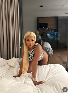 African Amira +91//879803//9148 - escort in Noida Photo 4 of 4