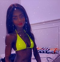 African Barbie - puta in Bangkok