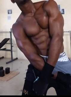 African BBC Fitness - Acompañantes masculino in Al Manama Photo 3 of 6