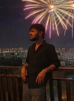 African boy - Male adult performer in New Delhi Photo 3 of 4