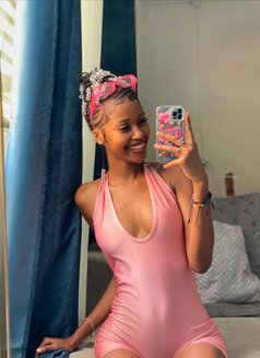 African Escort Girl ( 84148 // 59996 ) - escort in Noida Photo 1 of 6