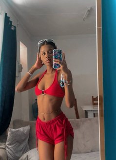 African Escort Girl ( 84148 // 59996 ) - escort in Noida Photo 2 of 6