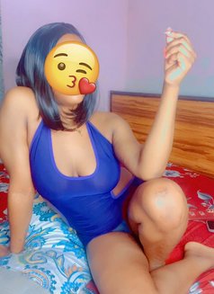 African Escort Girl & 🌬Ac Room 🥶🌬️ - puta in New Delhi Photo 3 of 5