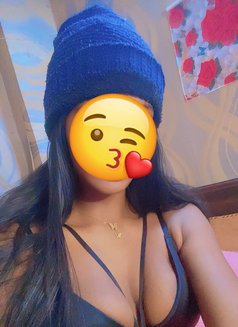 African Escort Girl - puta in New Delhi Photo 3 of 5