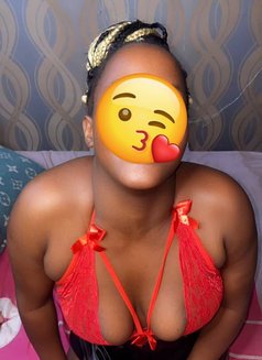 African Escort Girl - puta in New Delhi Photo 2 of 5