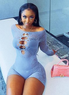 Poller - escort in Noida Photo 3 of 4