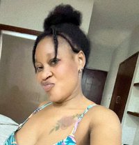 African Escort Girl - puta in Noida Photo 1 of 5
