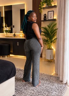 African Escort Girlac Room 🥶 - escort in Noida Photo 4 of 4