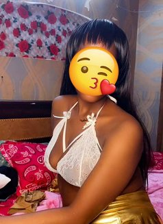 African Escort Julia 🥶Ac Room 🌬️ - escort in New Delhi Photo 6 of 7