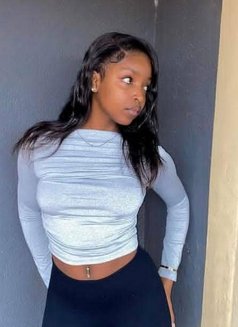 African Escort Nice Looking - puta in Noida Photo 1 of 4