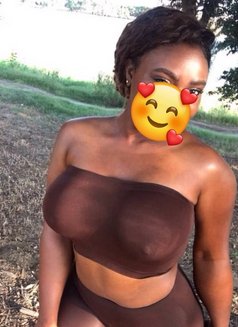 African girl ( 92332 // 36708 ) - puta in Gurgaon Photo 7 of 8