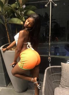 African Girl Escort - escort in Noida Photo 1 of 4
