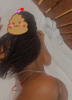 African Girl Located in Chandigarh - puta in Chandigarh Photo 2 of 3