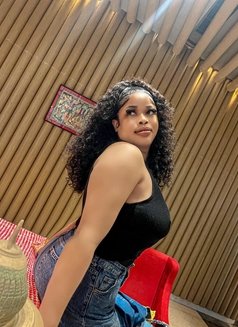 African Golden Girl +91//690902//0039 - escort in Chandigarh Photo 2 of 3