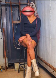 African Honeypot - puta in Beirut Photo 2 of 3