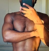 African Hung Guy - Acompañantes masculino in Dubai