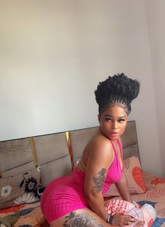 African Queen Girl - escort in Noida Photo 2 of 4