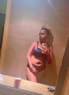 African Queen - escort in Hong Kong Photo 3 of 5