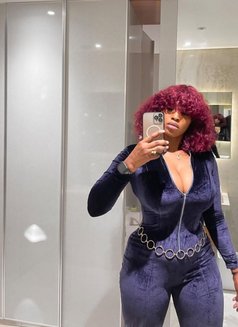 African queen - escort in Makati City Photo 2 of 2