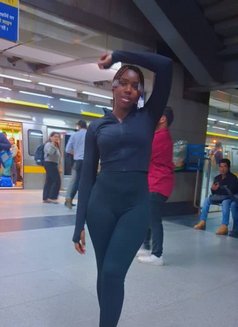 African Queen - puta in Noida Photo 4 of 5