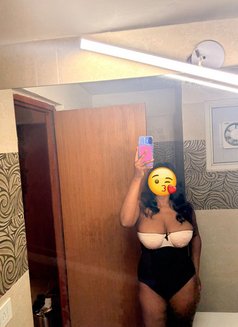 African Queen - escort in Noida Photo 1 of 5