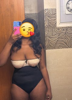 African Queen - escort in Noida Photo 2 of 5