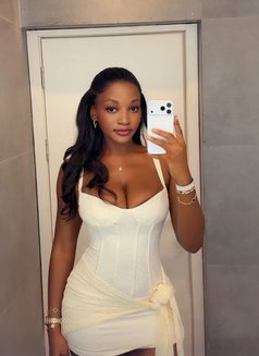 African Shamirah +91//690922//9535 - escort in Gurgaon Photo 2 of 5