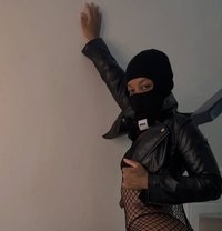 African Shammy +91//897418//2717 - puta in Gurgaon Photo 1 of 3