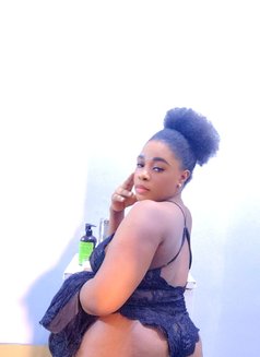 Thick berry - puta in Riyadh Photo 3 of 5