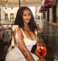 African Tara +91//708568//5689 - puta in New Delhi Photo 1 of 3