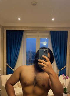 Afridi - Acompañantes masculino in Dhaka Photo 3 of 3