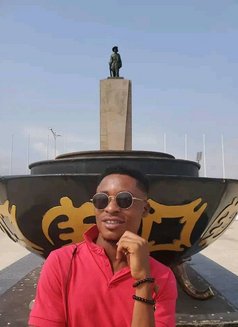 Afrodgold - Acompañantes masculino in Accra Photo 3 of 4