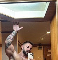 Agaab - Dominador masculino in Bangkok