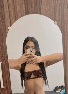 Agatha lima Davies - Transsexual escort in Manila Photo 4 of 4