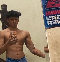 Agbi - Acompañantes masculino in Bali