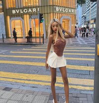 Agi Ready to Party - puta in Hong Kong