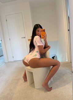 Agre - escort in Madrid Photo 8 of 16