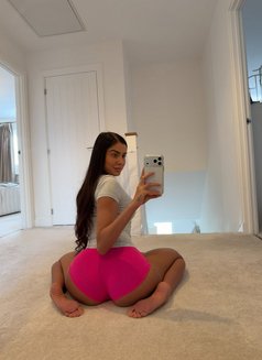 Agre - escort in Madrid Photo 14 of 16