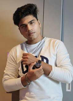 Ahaaan - Male escort in Mumbai Photo 3 of 3